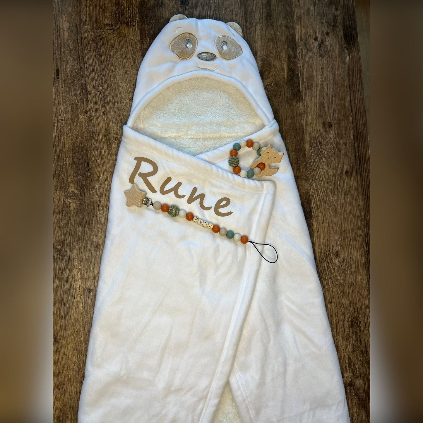 Kraamcadeau omslagdoek met speenkoord en bijtring